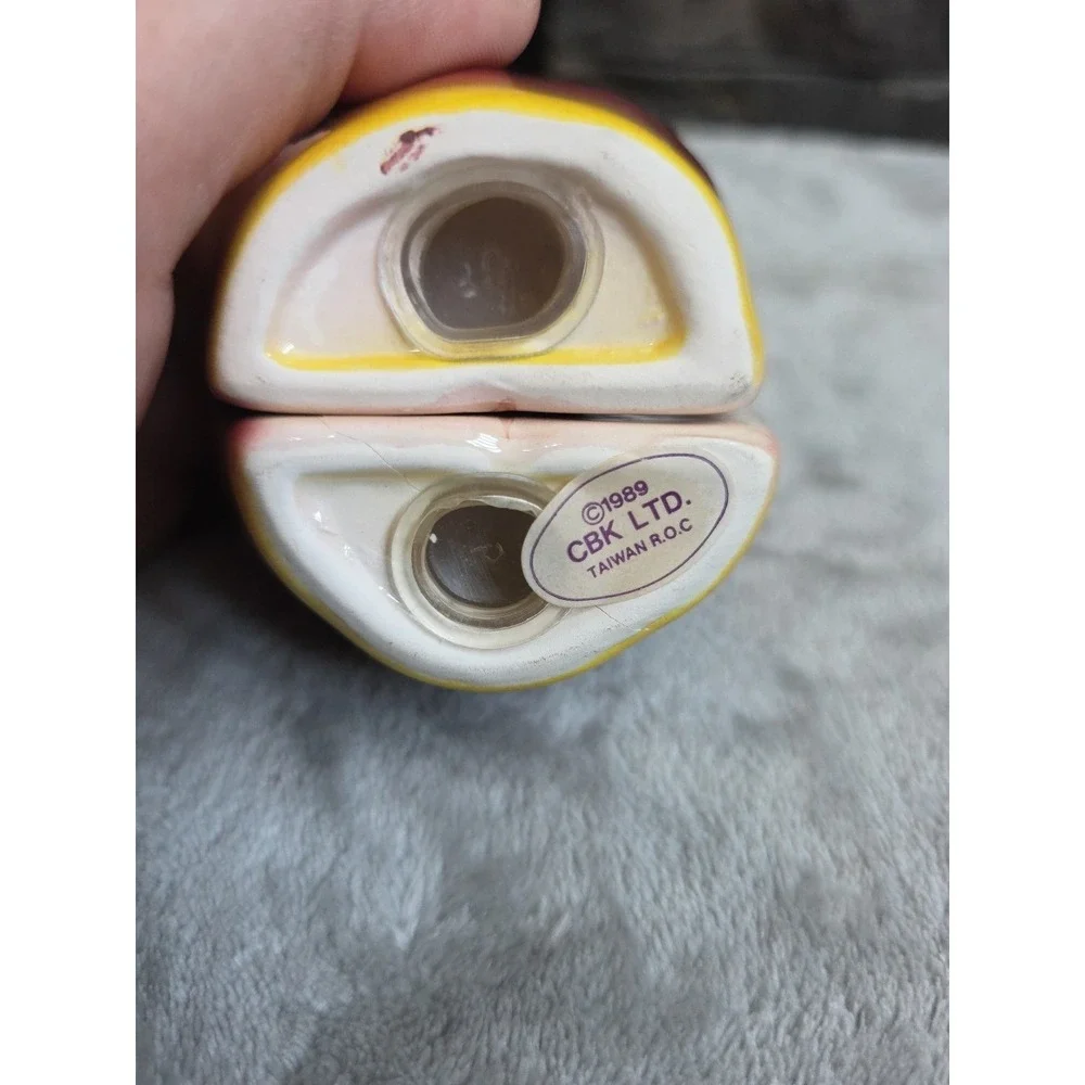 APPLE SHAPED CERAMIC SALT & PEPPER SHAKERS VINTAGE UNUSED